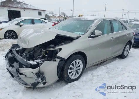 2016 Toyota Camry Le z USA, uszkodzony, nr VIN 4T4BF1FK2GR568521
